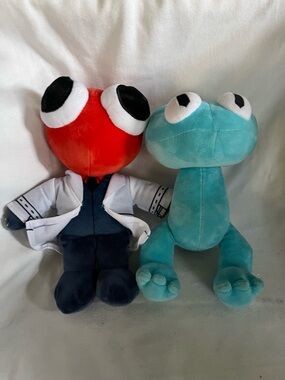 2 Rainbow friends Plushies
